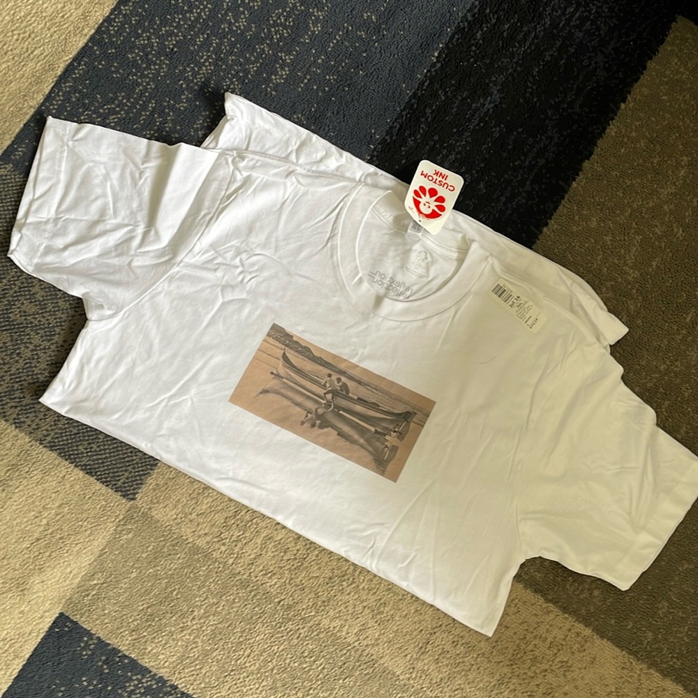 White t-shirt very light and comfortable